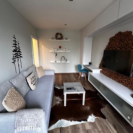 We Apartment - Close To The Center & City View, Self Check-In 24H Banská Bystrica Exteriör bild