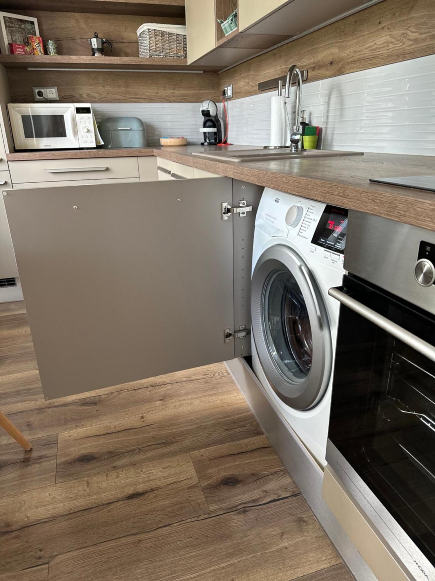 We Apartment - Close To The Center & City View, Self Check-In 24H Banská Bystrica Exteriör bild