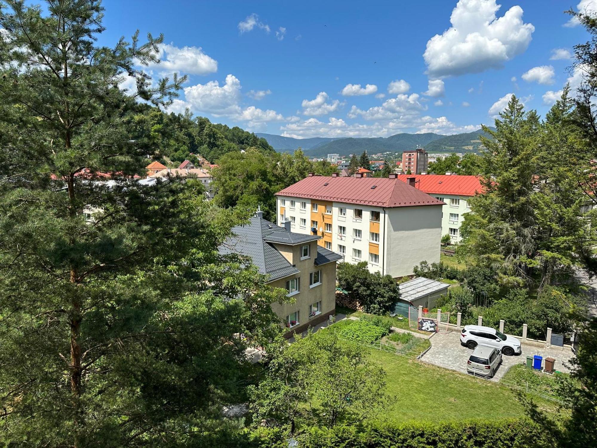 We Apartment - Close To The Center & City View, Self Check-In 24H Banská Bystrica Exteriör bild