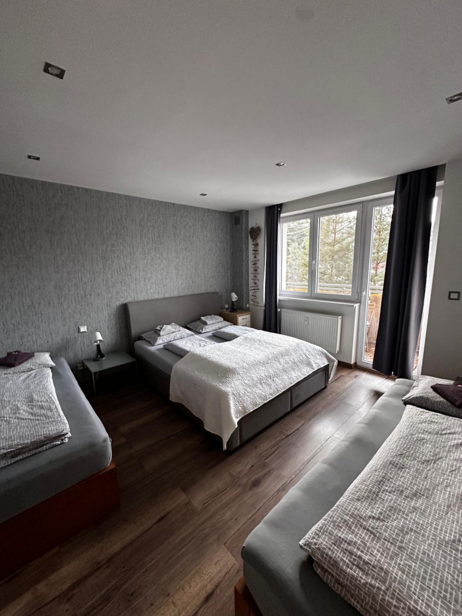 We Apartment - Close To The Center & City View, Self Check-In 24H Banská Bystrica Exteriör bild
