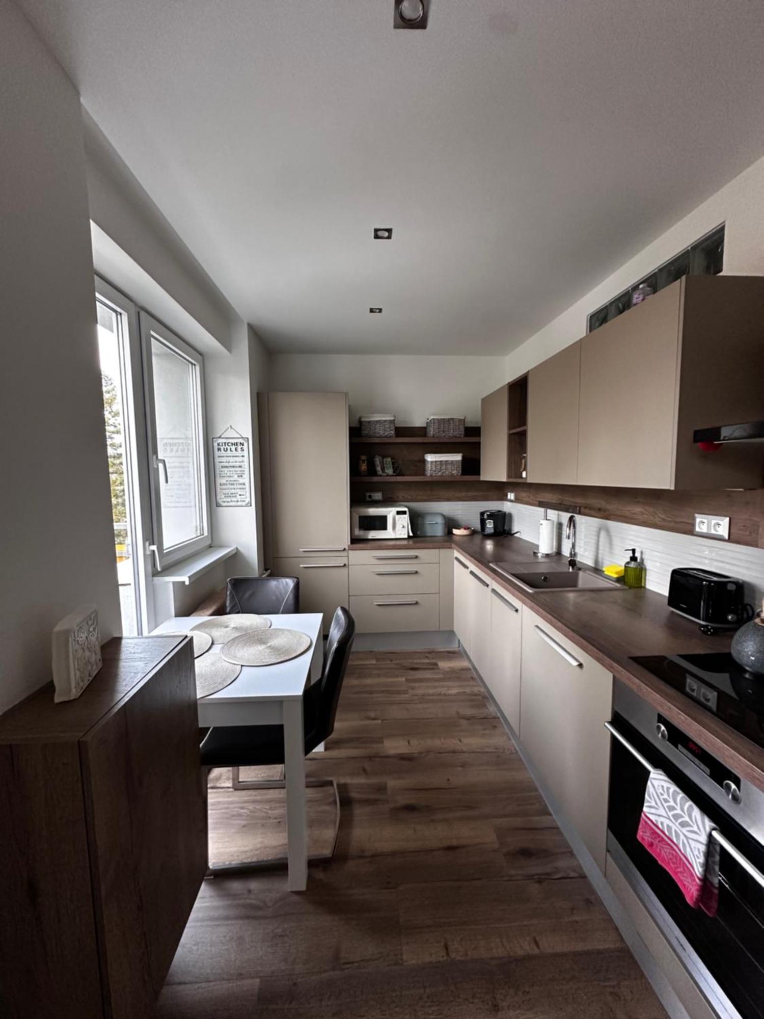 We Apartment - Close To The Center & City View, Self Check-In 24H Banská Bystrica Exteriör bild